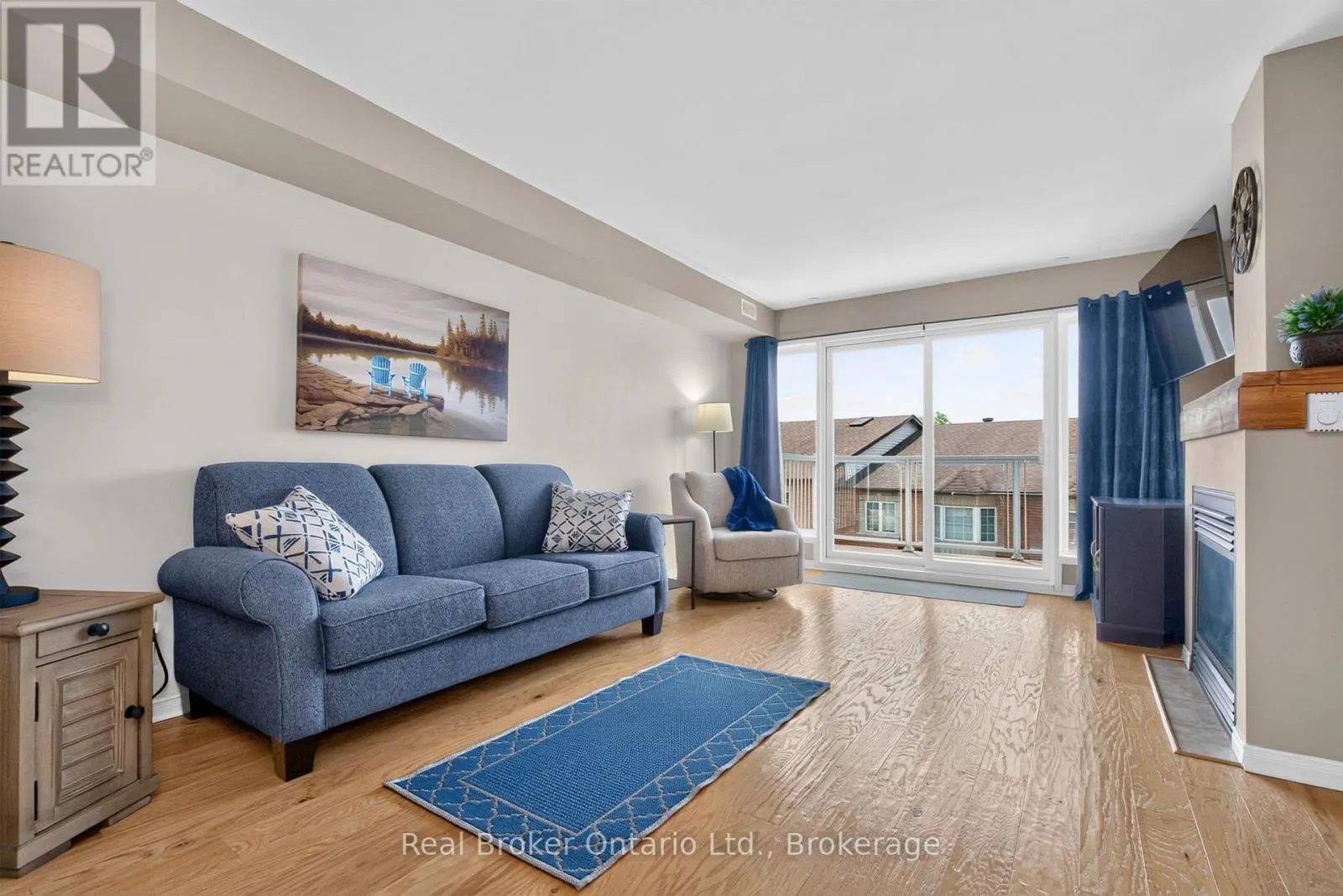 302 - 4 BECK BOULEVARD #302