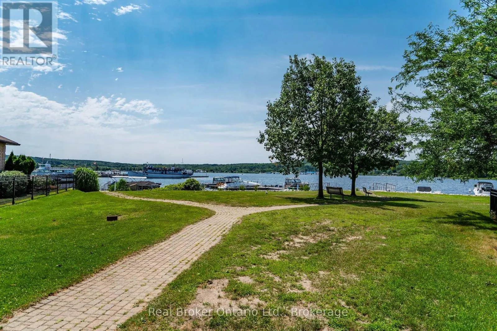 302 - 4 BECK BOULEVARD #302