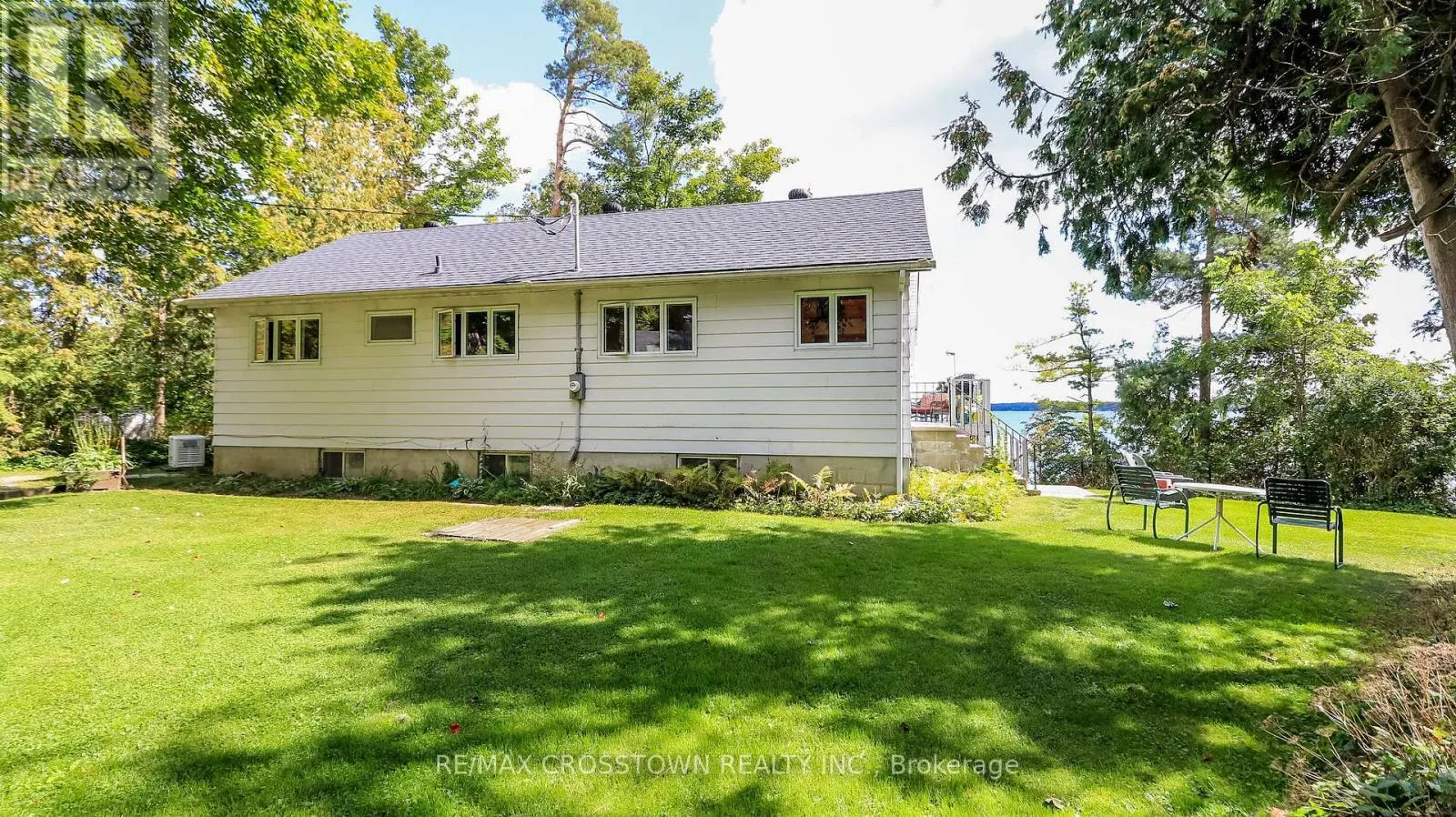 2 PEMBERTON LANE