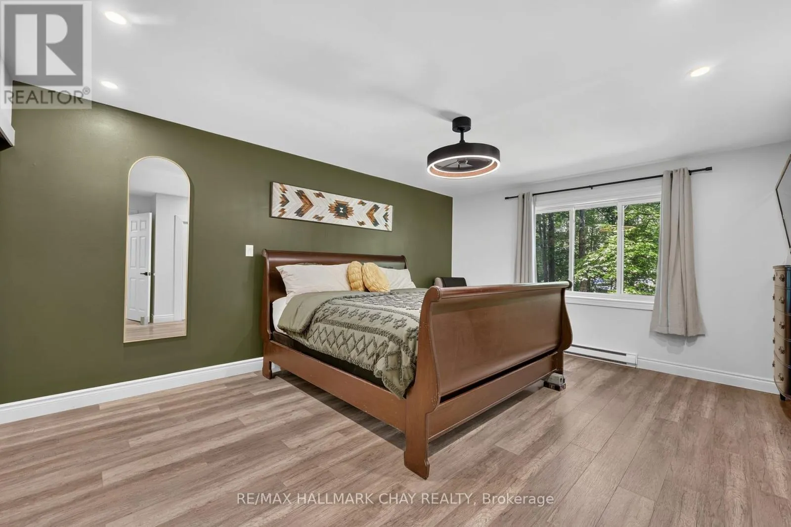 23 ALGONQUIN TRAIL