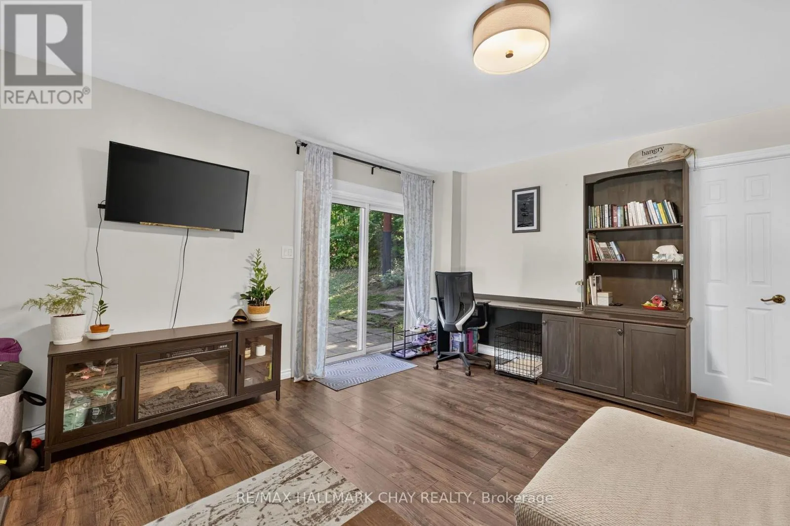 23 ALGONQUIN TRAIL