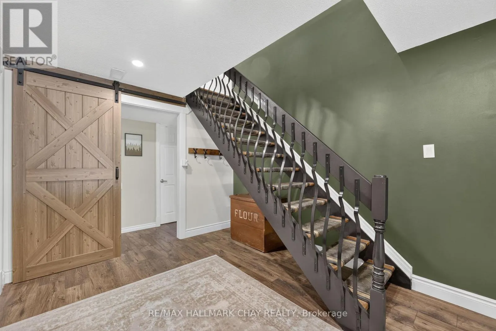 23 ALGONQUIN TRAIL