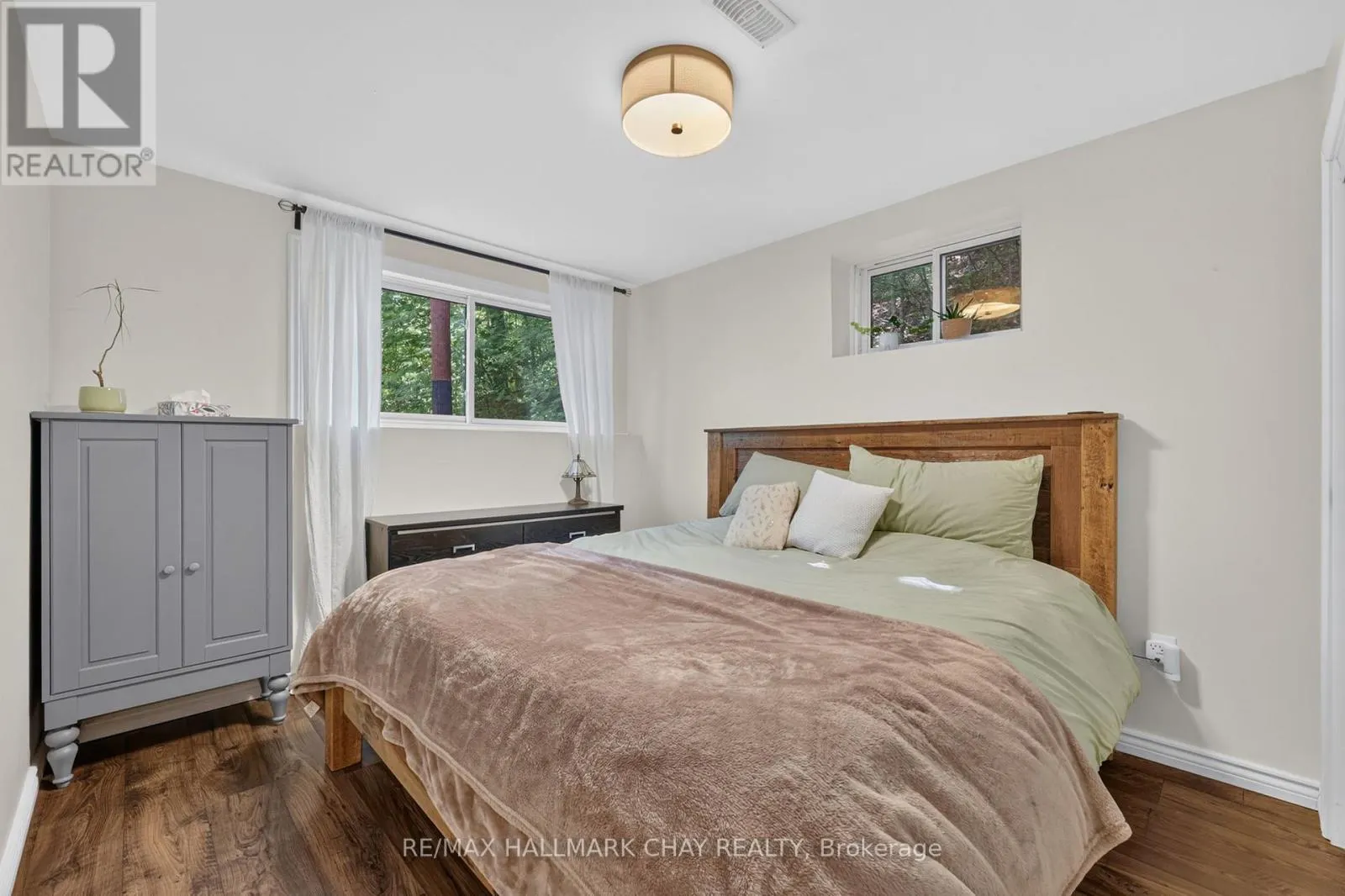 23 ALGONQUIN TRAIL