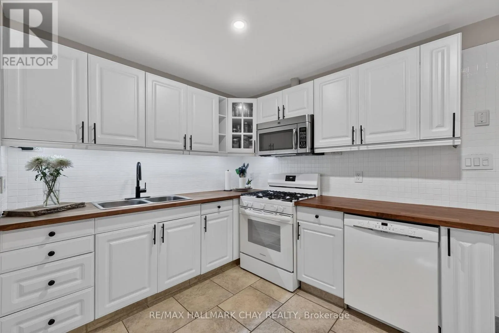 23 ALGONQUIN TRAIL