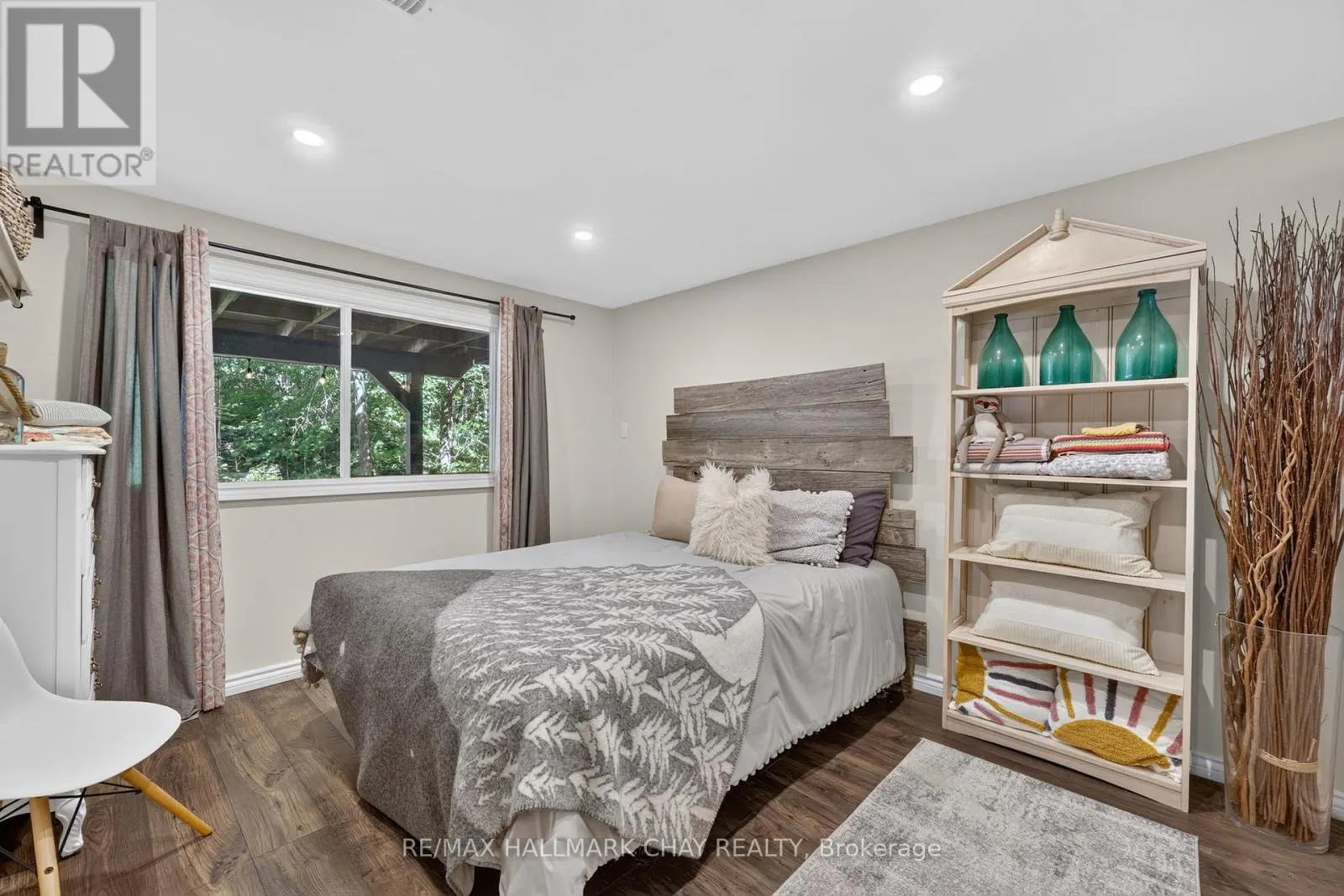 23 ALGONQUIN TRAIL