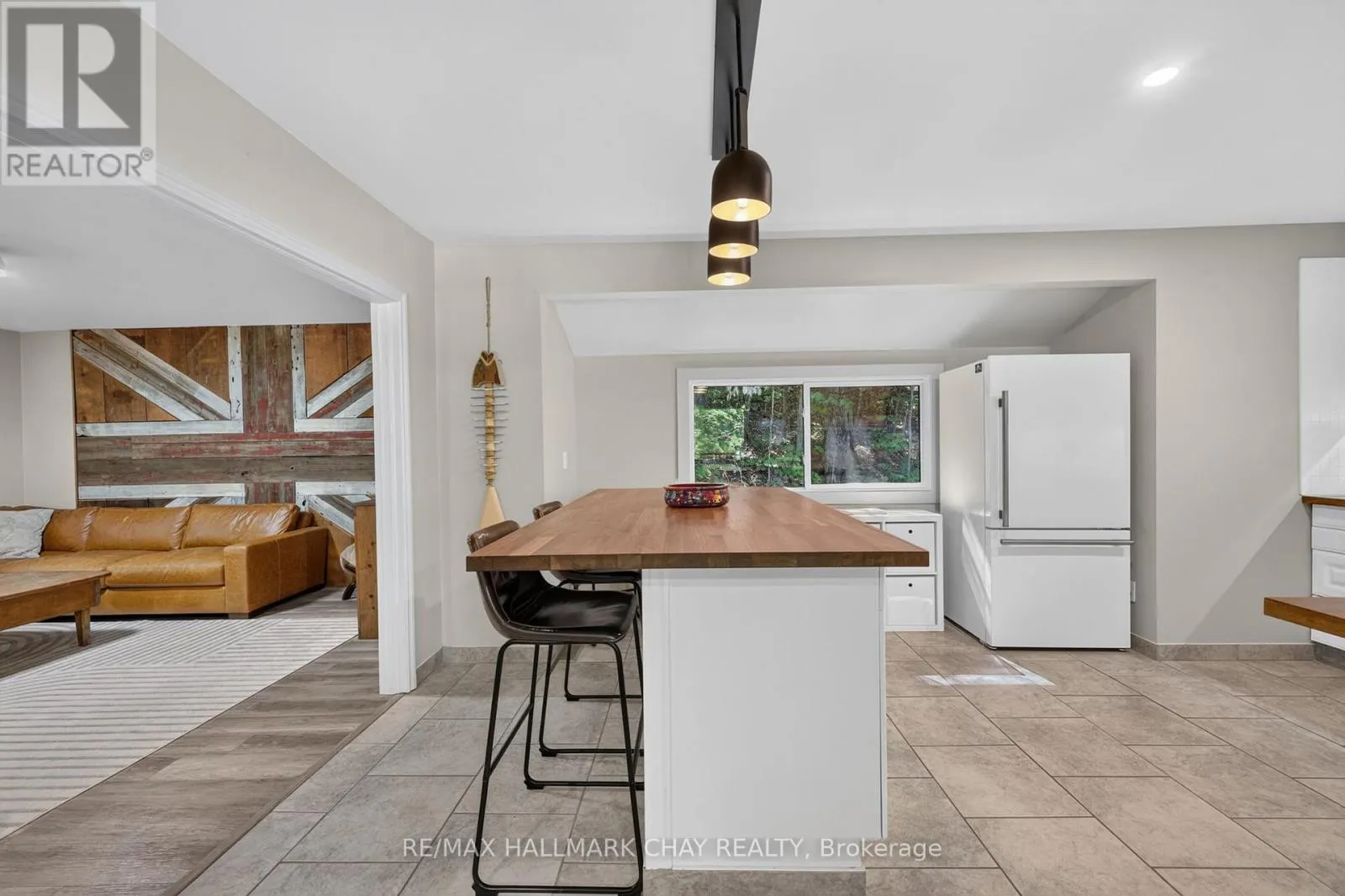 23 ALGONQUIN TRAIL