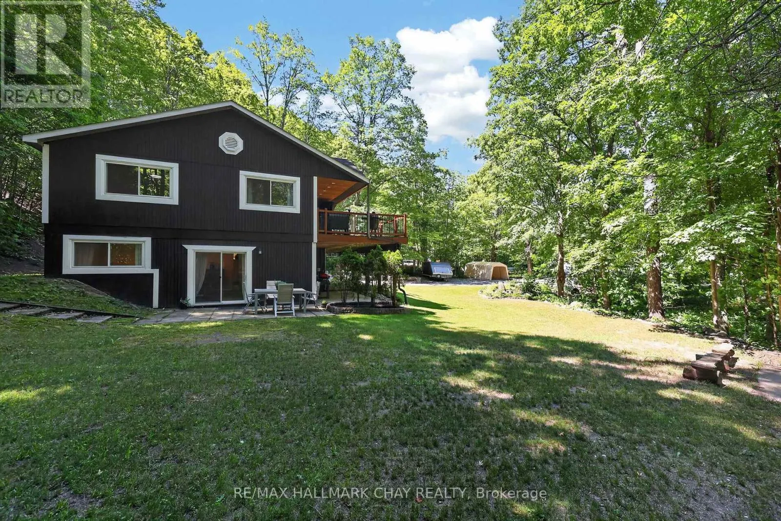 23 ALGONQUIN TRAIL