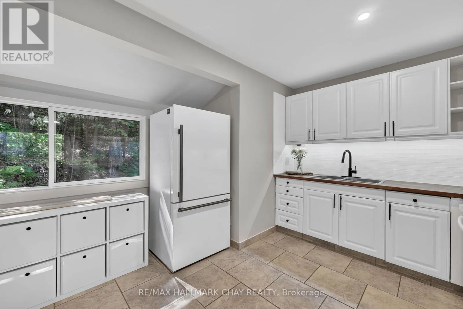 23 ALGONQUIN TRAIL