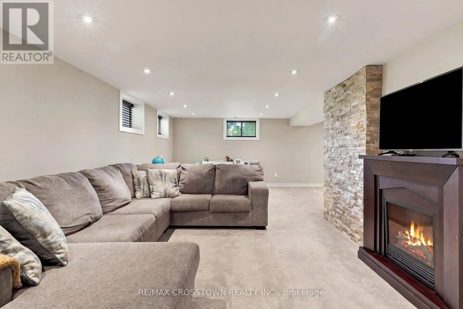 20 IDLEWOOD DRIVE