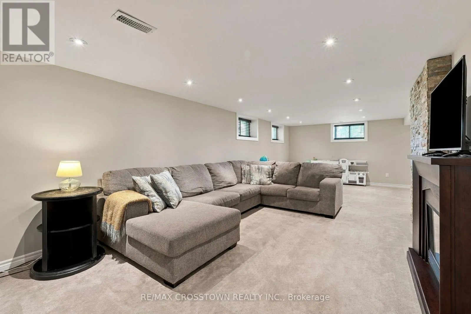 20 IDLEWOOD DRIVE