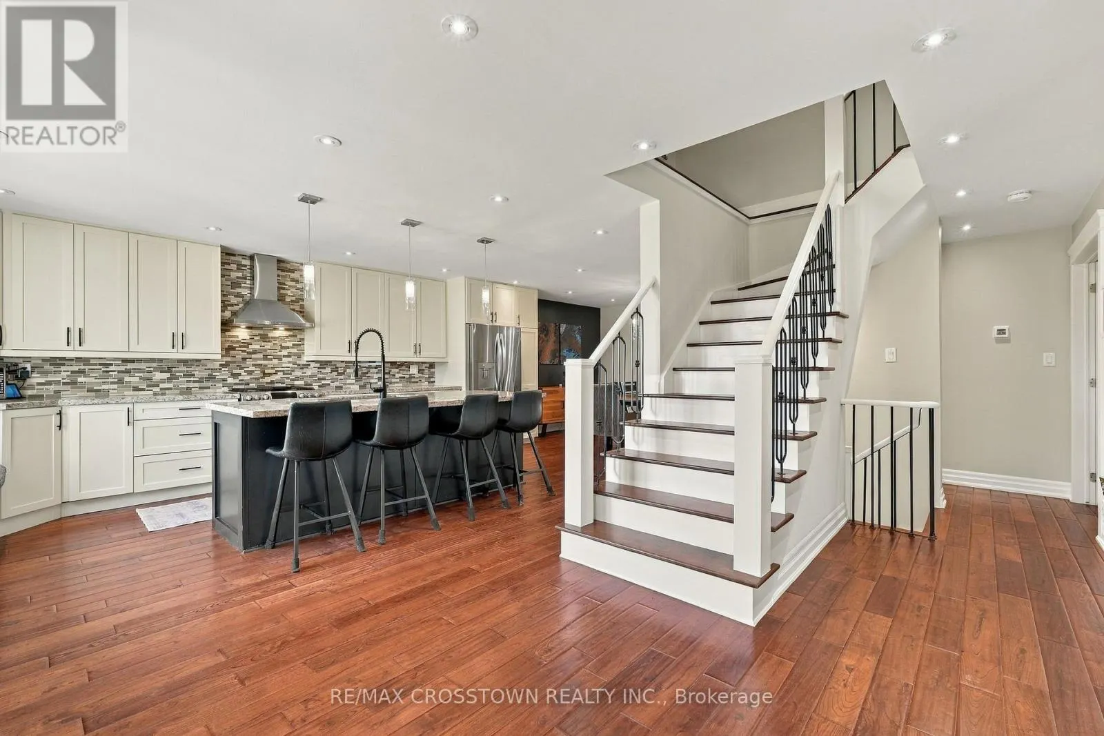 20 IDLEWOOD DRIVE