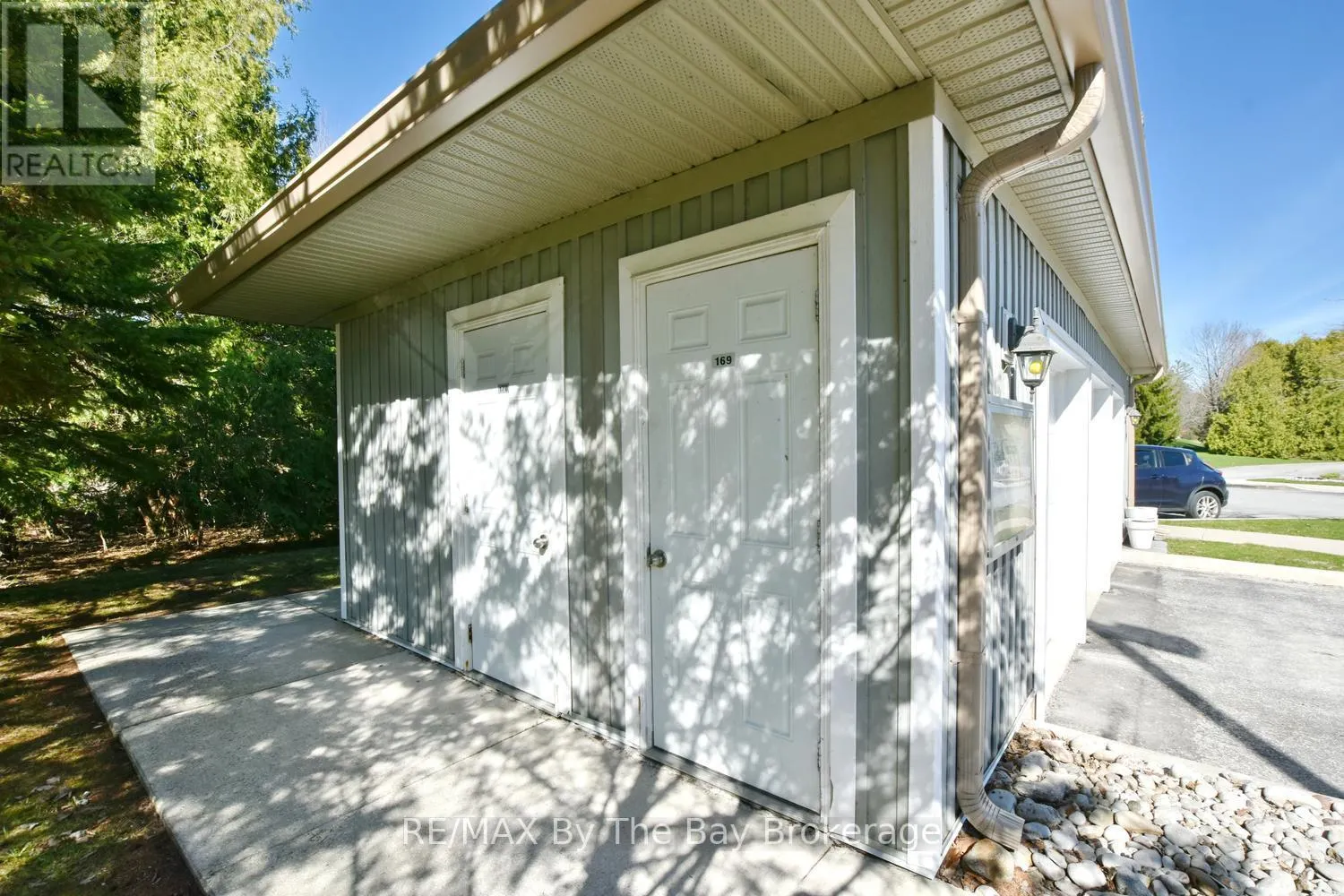 208 - 40 MULLIGAN LANE #208