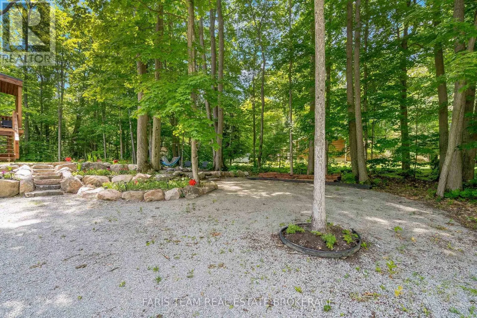 1490 CHAMPLAIN ROAD