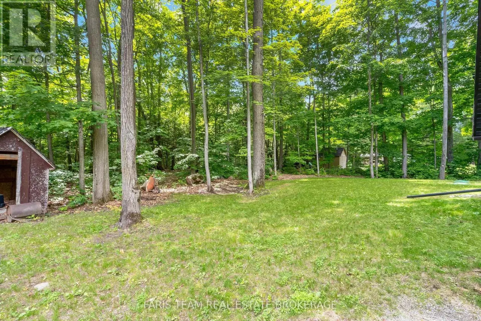 1490 CHAMPLAIN ROAD