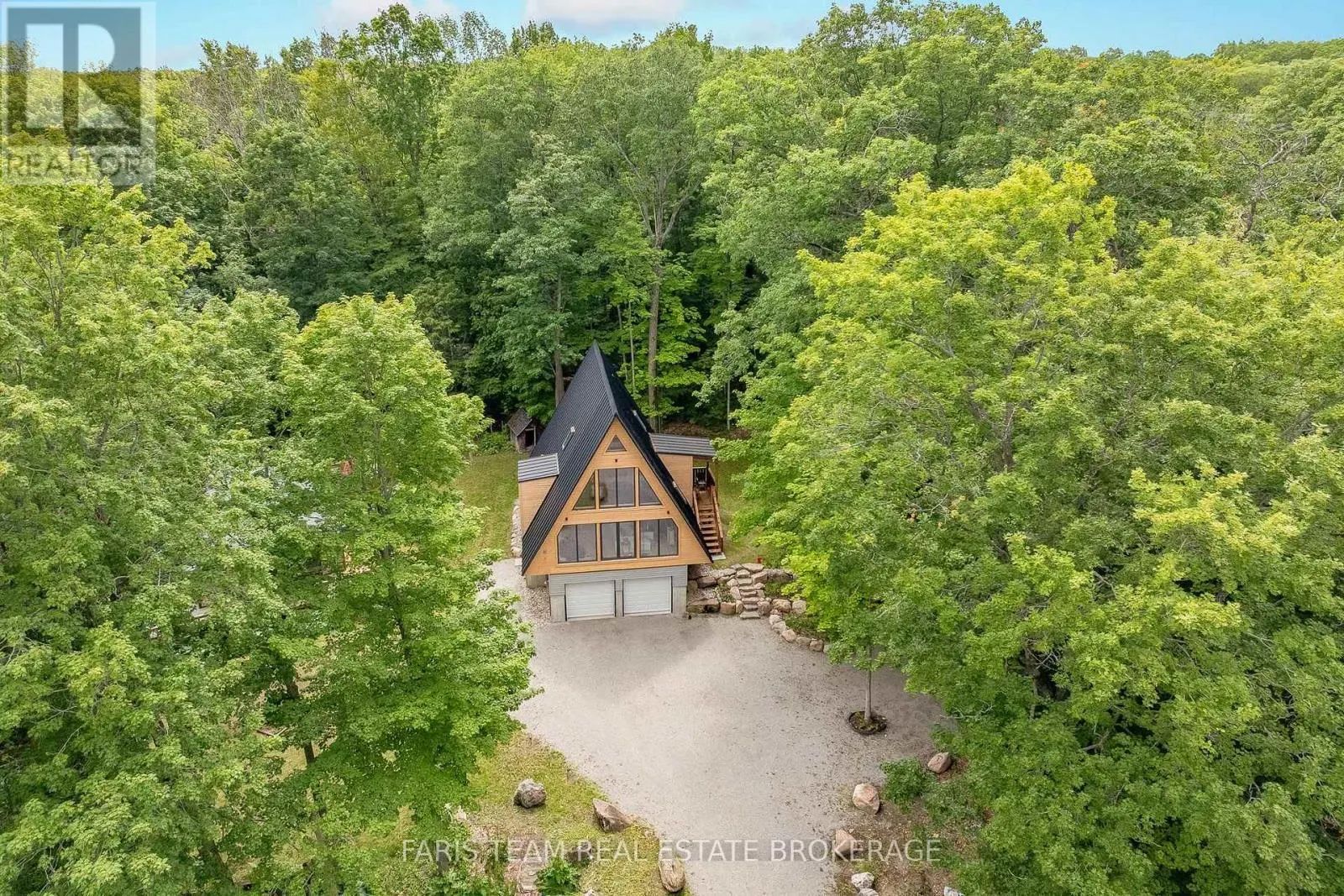 1490 CHAMPLAIN ROAD