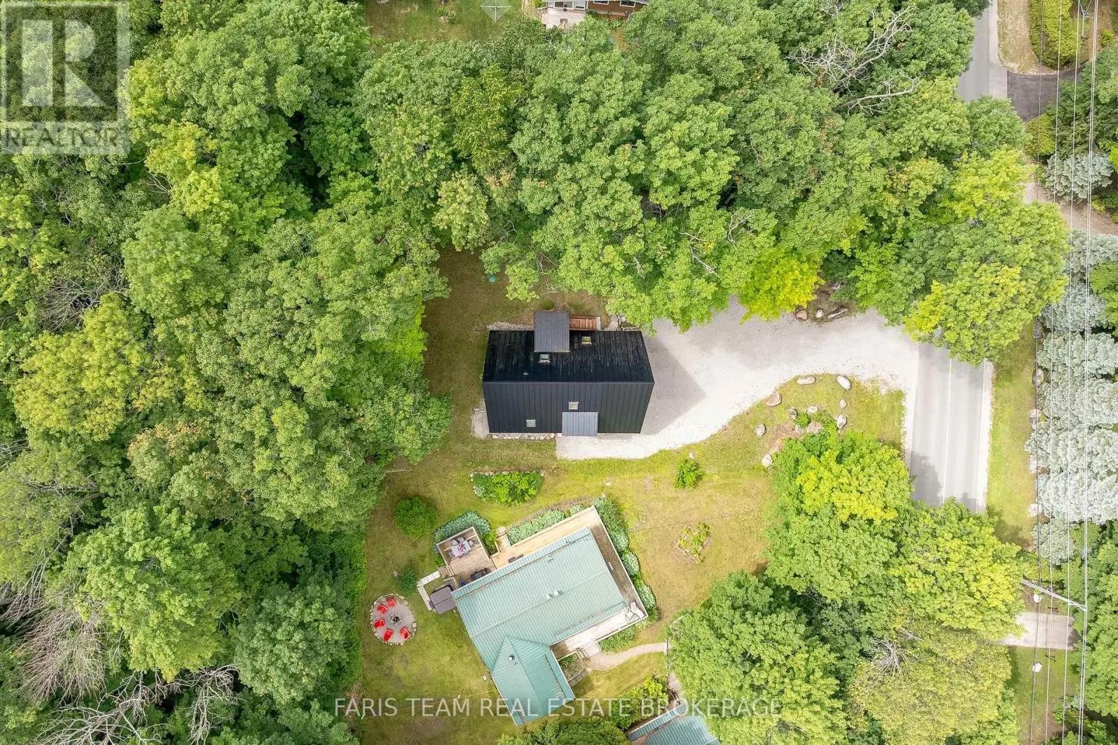 1490 CHAMPLAIN ROAD