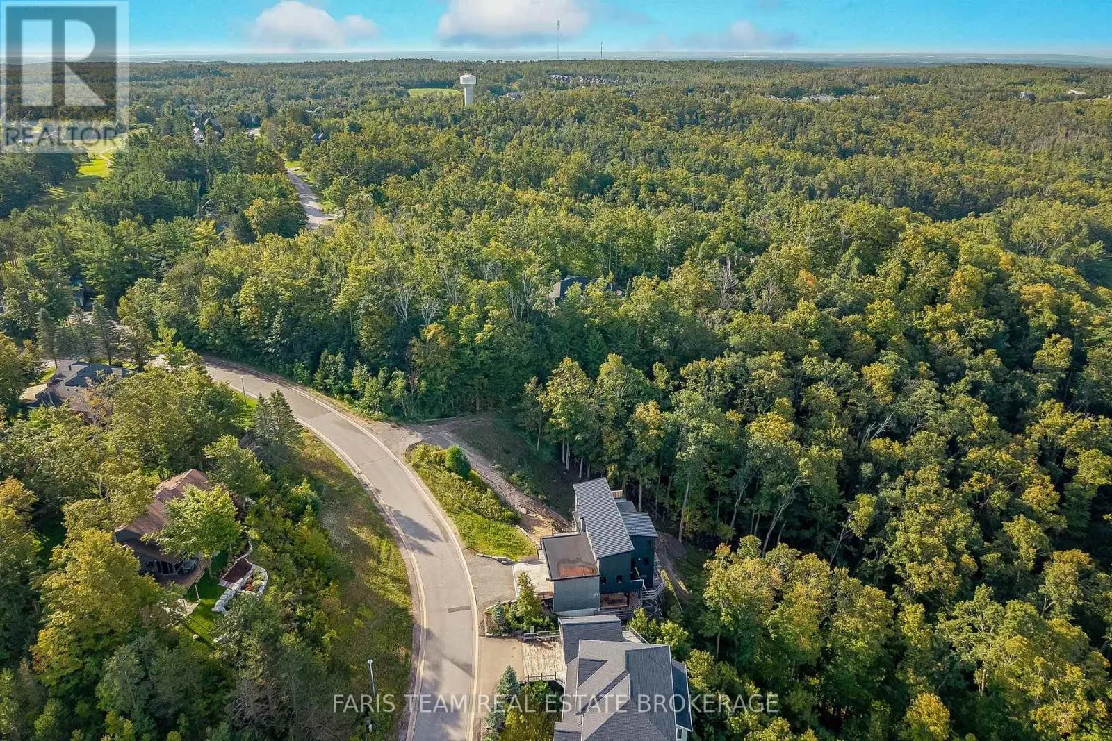 3 VALLEYCREST DRIVE