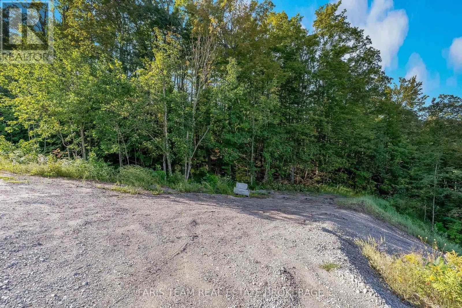 3 VALLEYCREST DRIVE