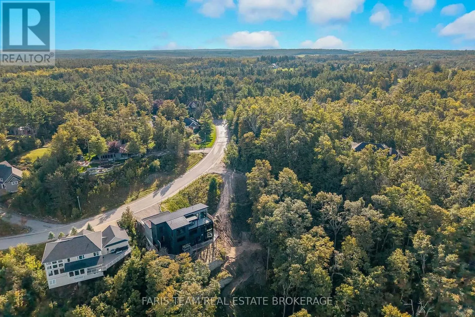 3 VALLEYCREST DRIVE