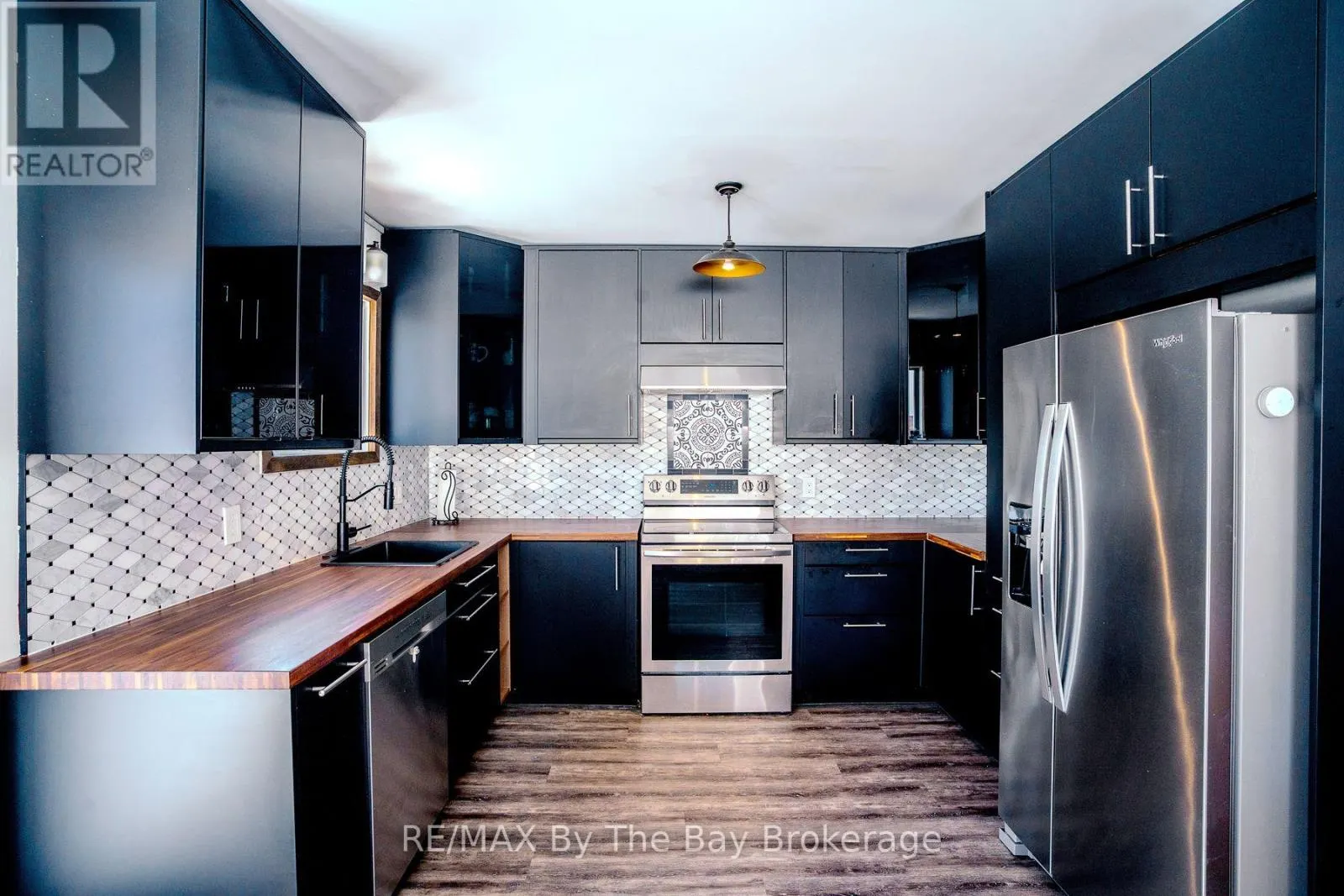 247 SIMCOE STREET