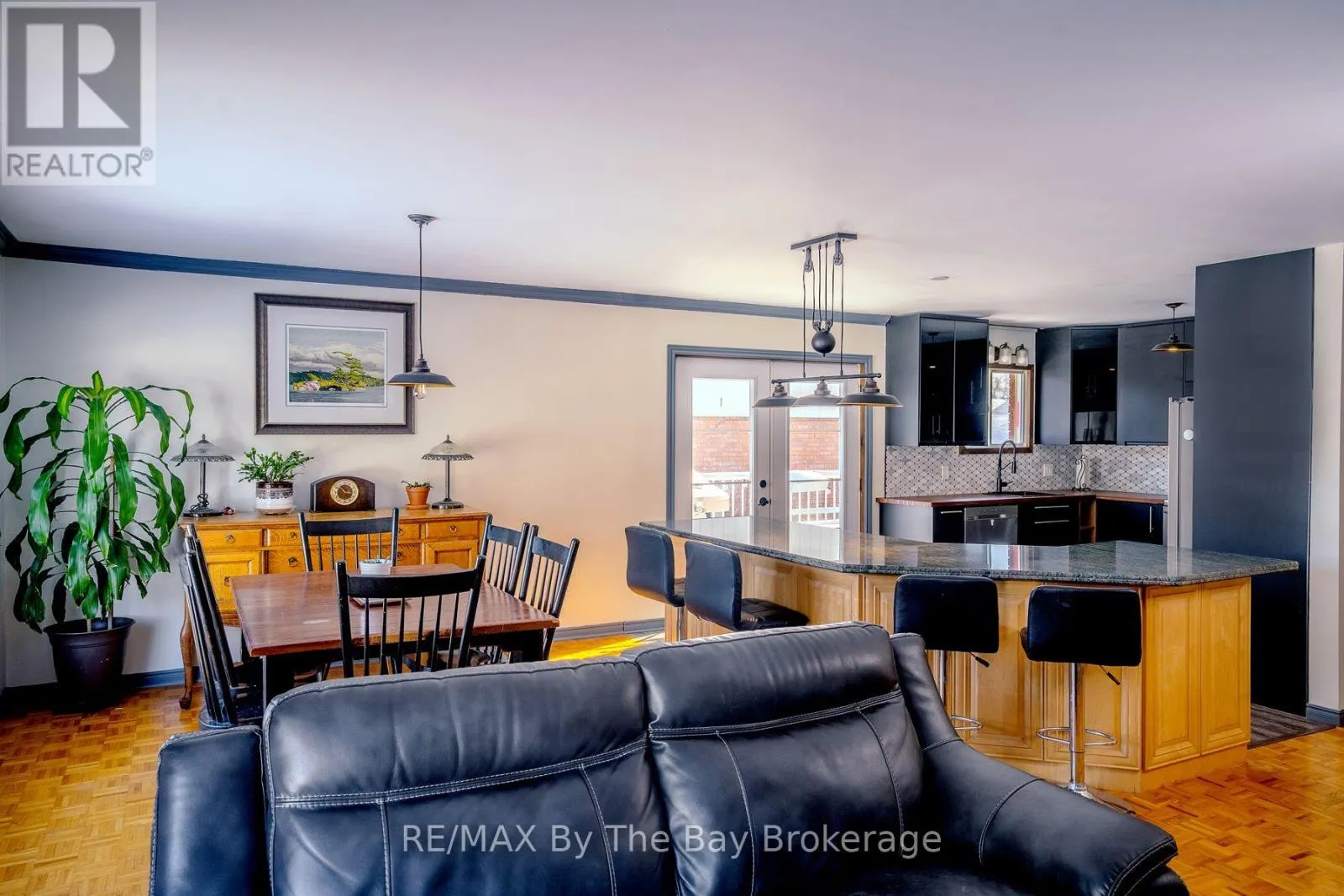247 SIMCOE STREET