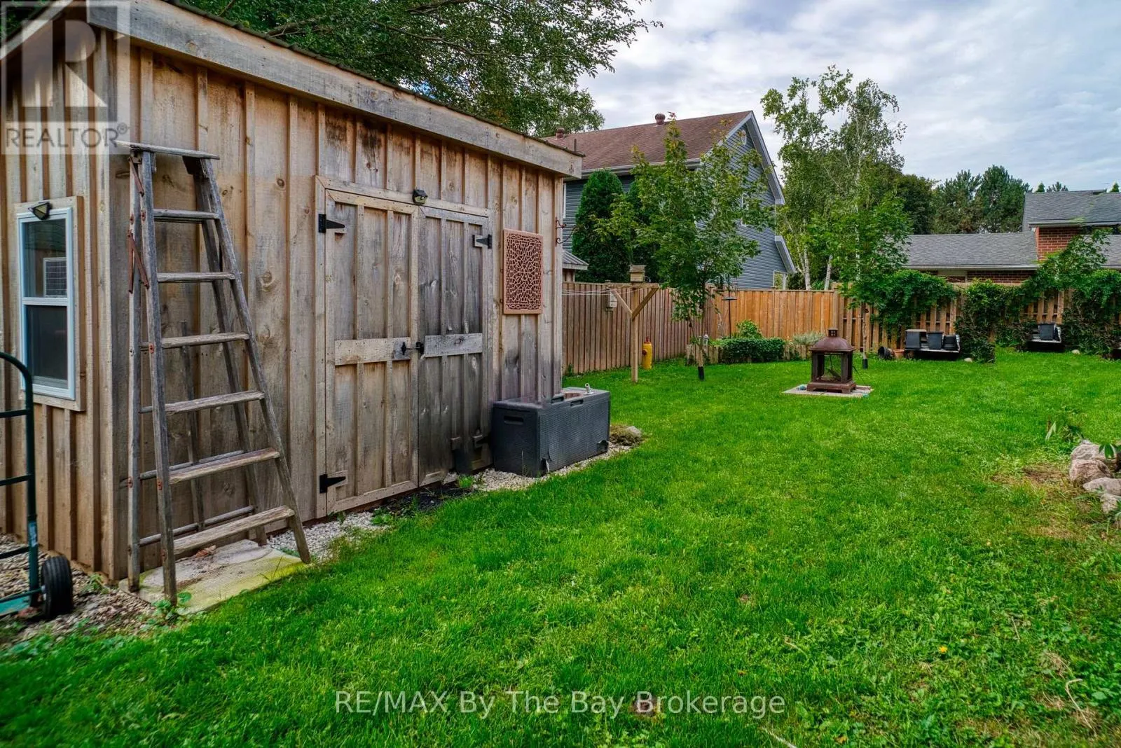 247 SIMCOE STREET