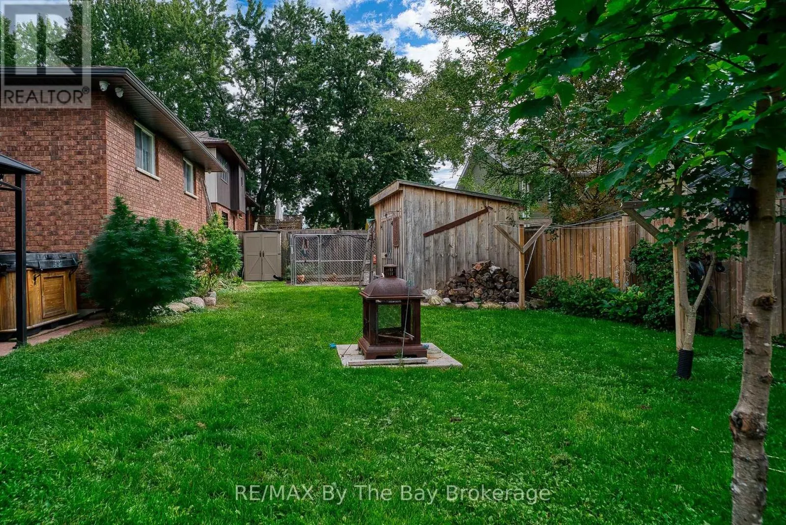 247 SIMCOE STREET