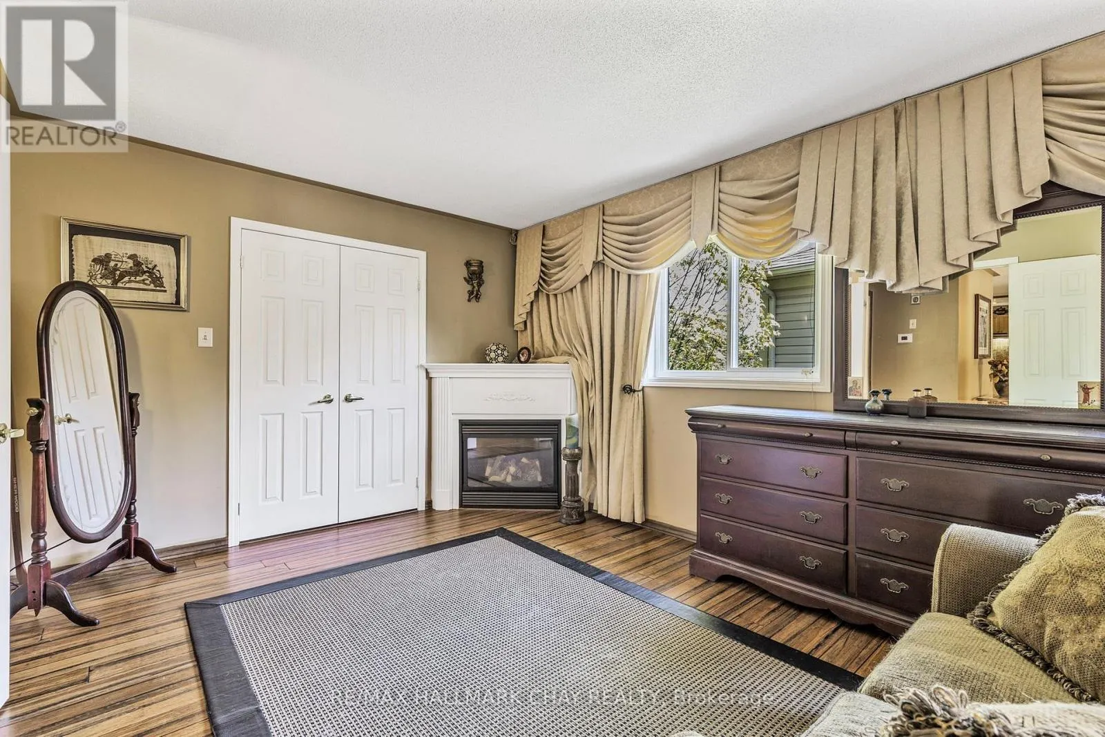 2 OLD HICKORY LANE