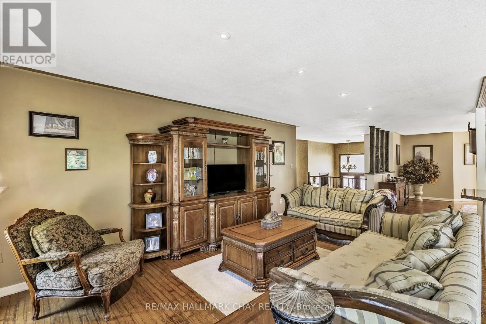 2 OLD HICKORY LANE