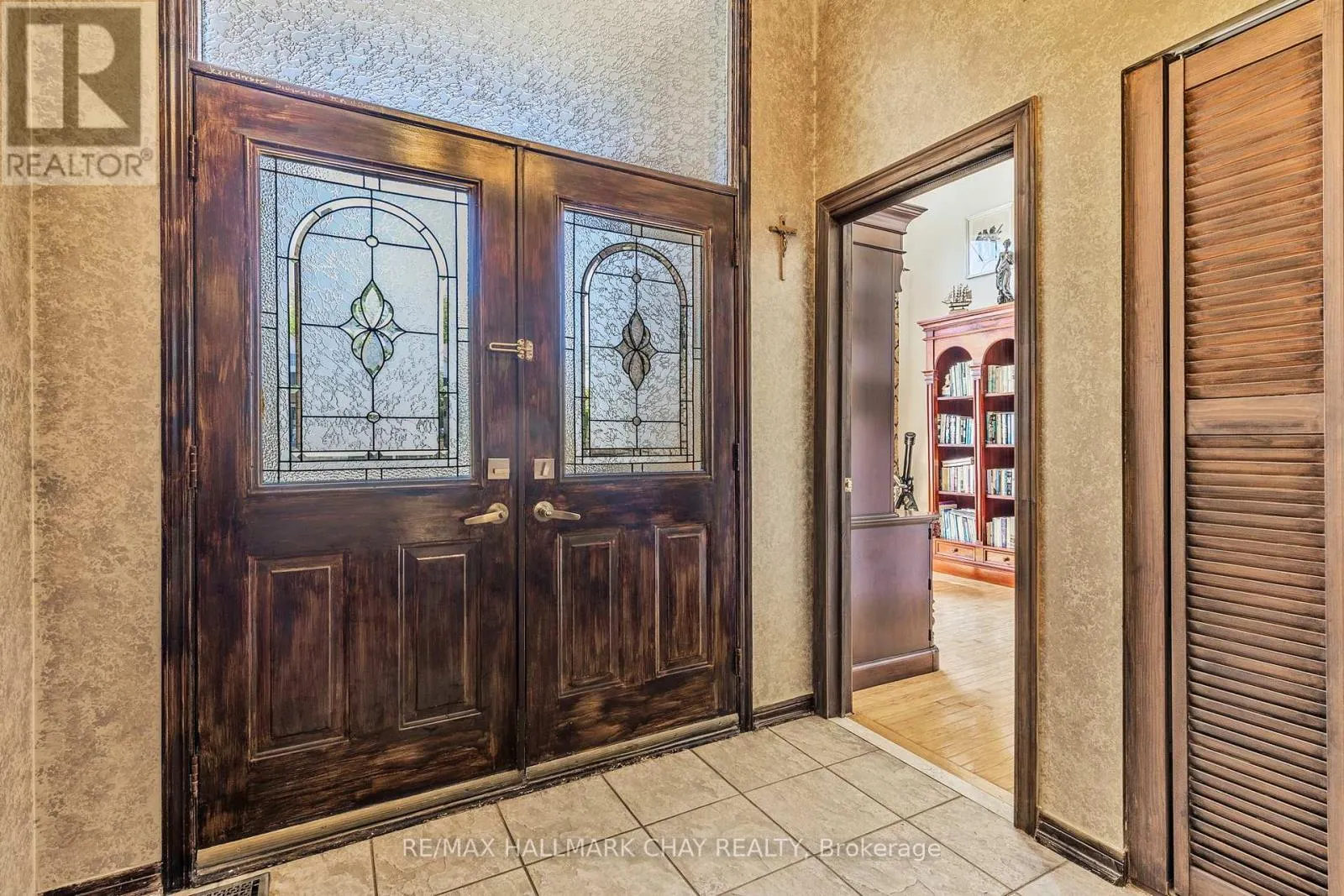 2 OLD HICKORY LANE
