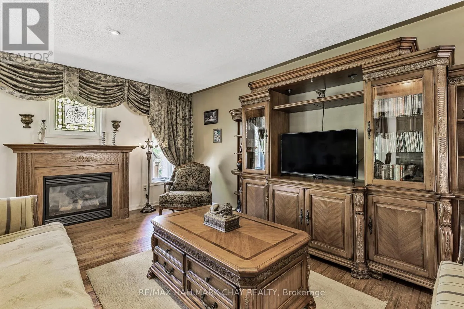 2 OLD HICKORY LANE