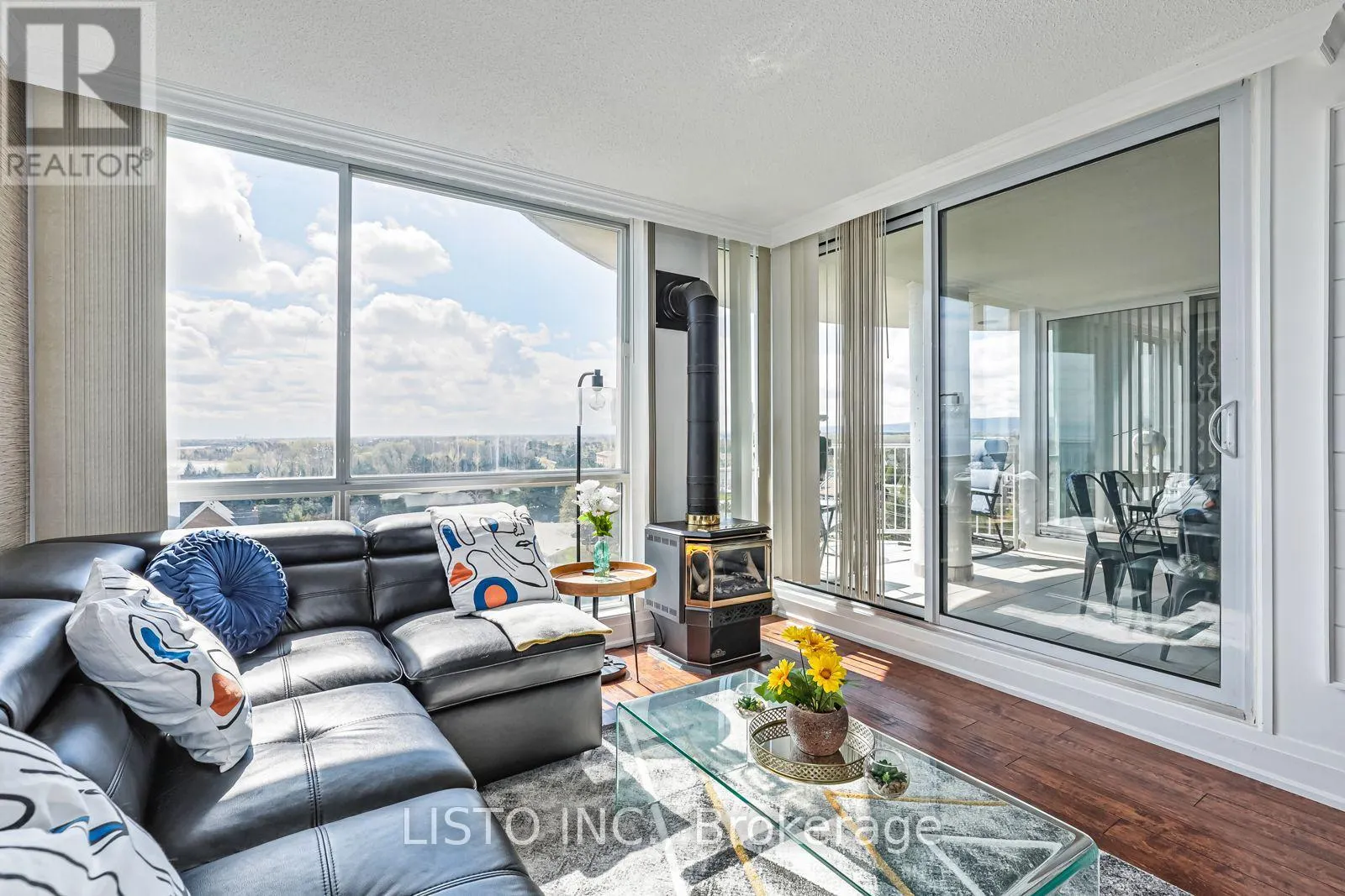 905 - 24 RAMBLINGS WAY