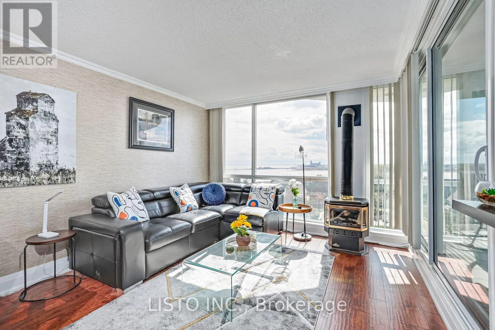 905 - 24 RAMBLINGS WAY