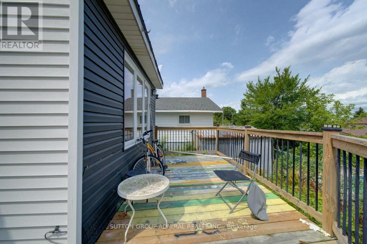 UPPER 2 FLOORS - 121 SEVENTH STREET