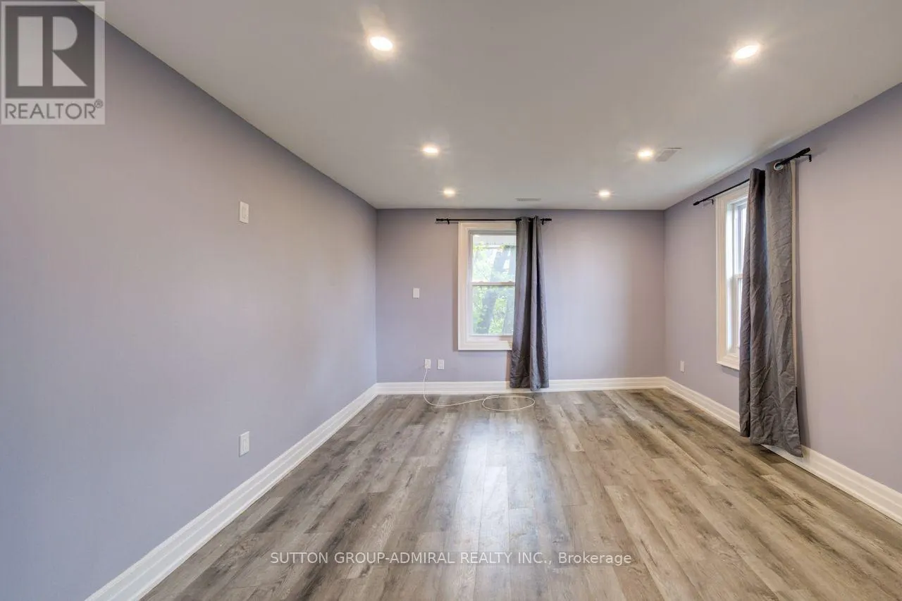 UPPER 2 FLOORS - 121 SEVENTH STREET