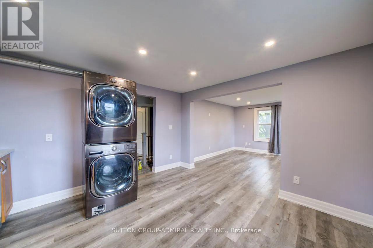 UPPER 2 FLOORS - 121 SEVENTH STREET