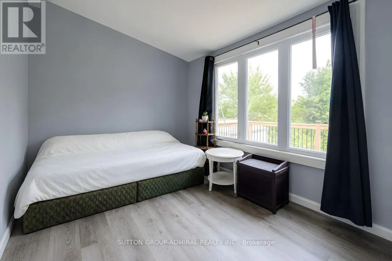 UPPER 2 FLOORS - 121 SEVENTH STREET