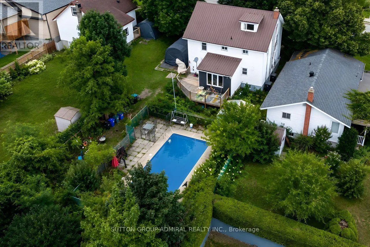 UPPER 2 FLOORS - 121 SEVENTH STREET
