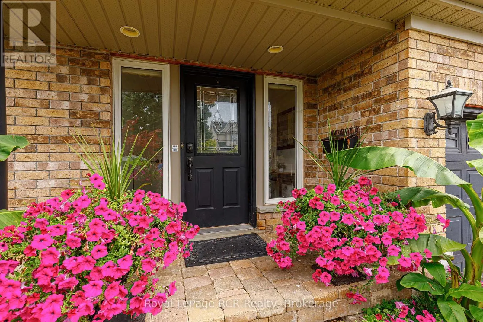 23 MARINA CRESCENT