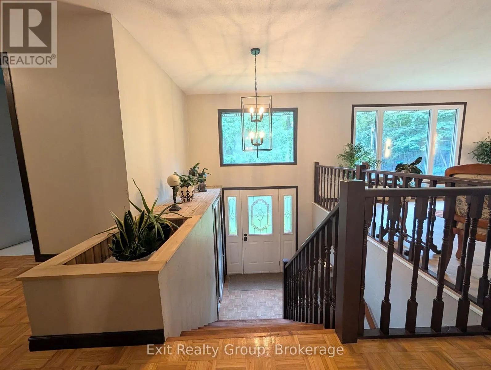 456 PARKVIEW COURT
