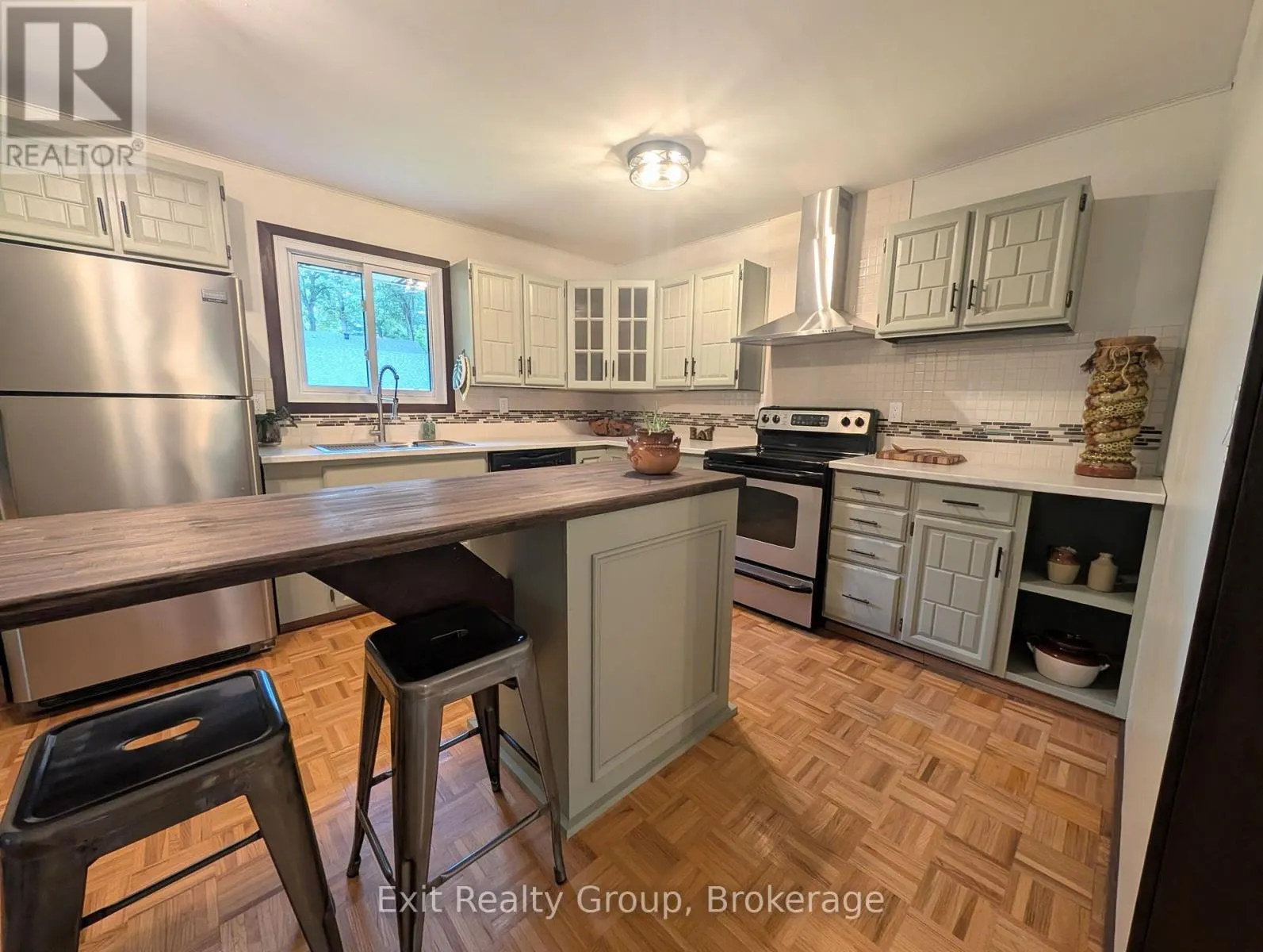 456 PARKVIEW COURT