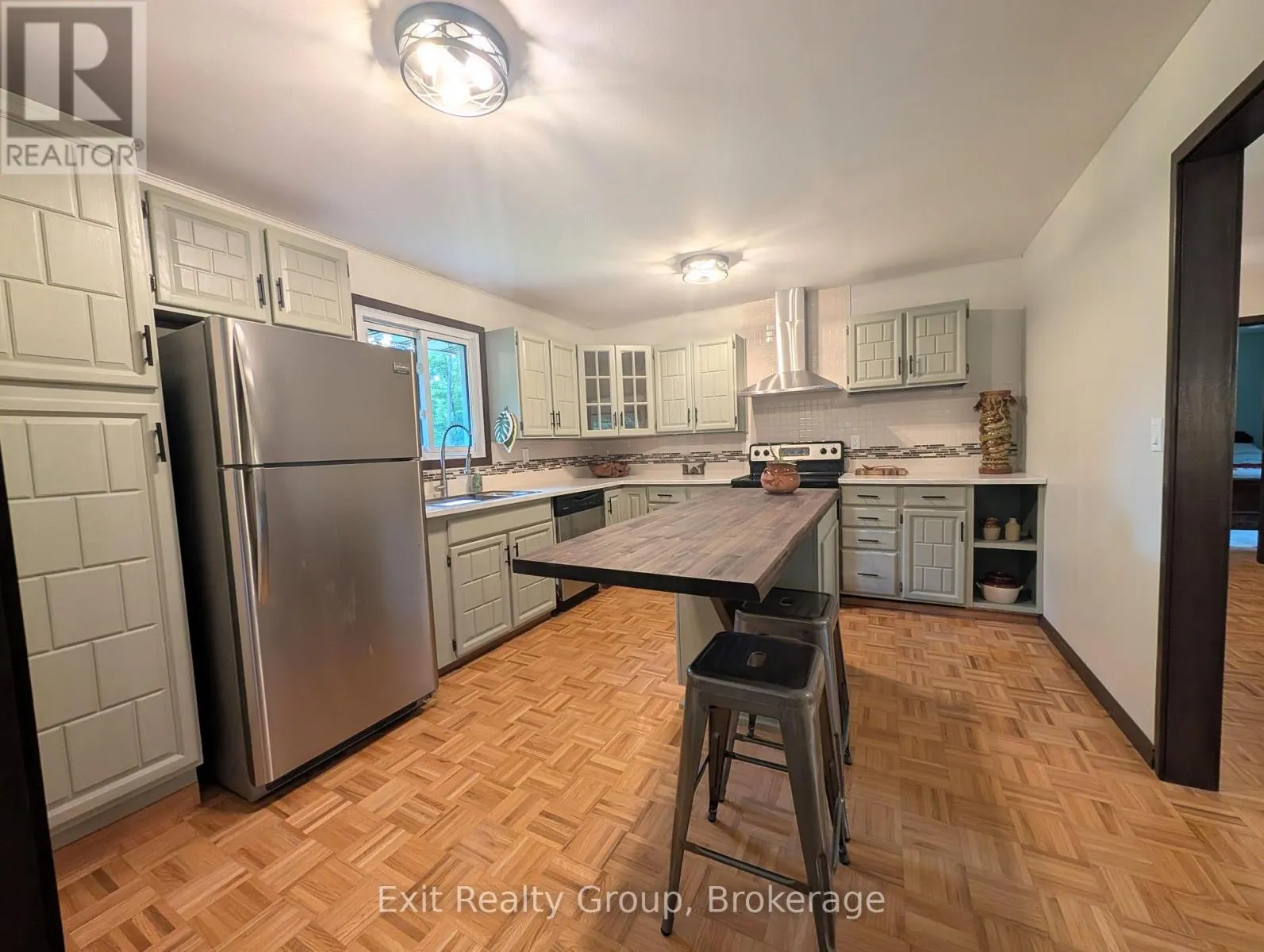 456 PARKVIEW COURT