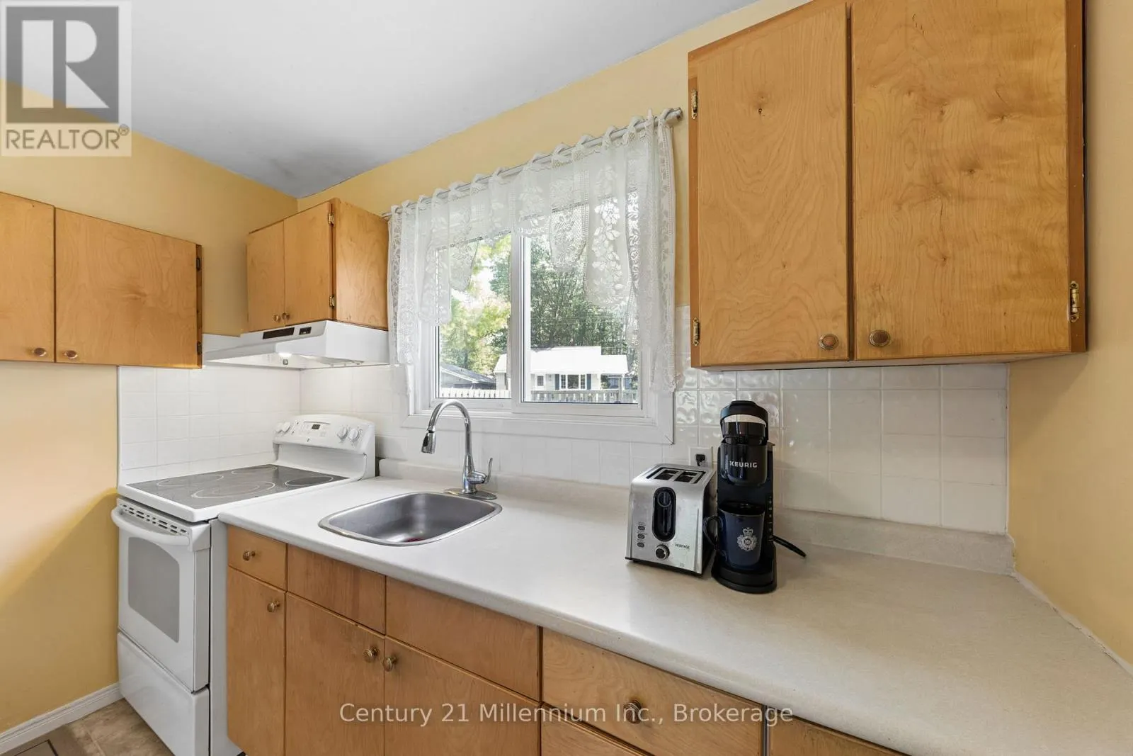 25 GLENDALE AVENUE