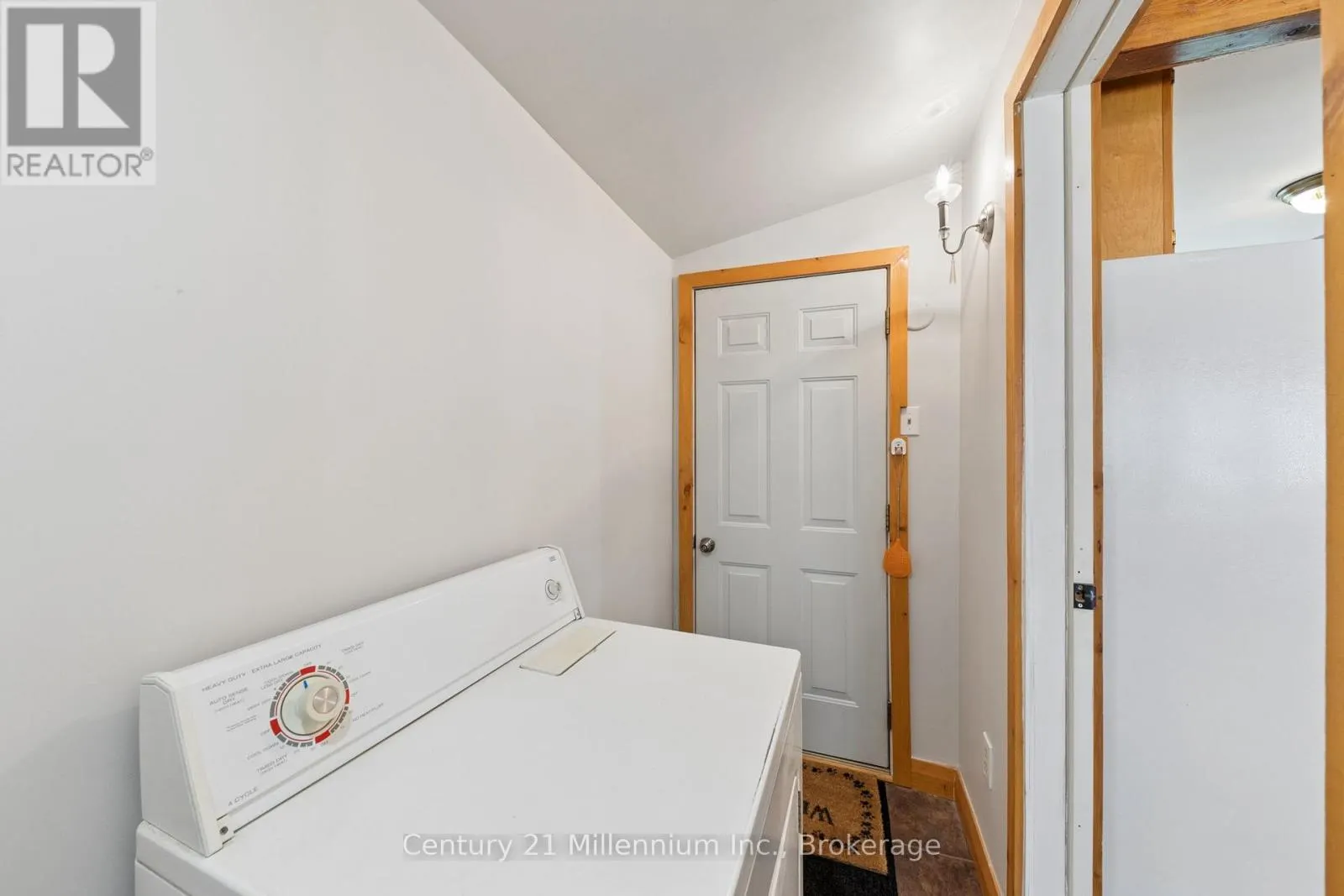 25 GLENDALE AVENUE