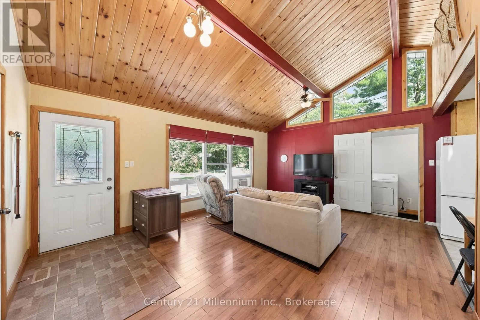 25 GLENDALE AVENUE