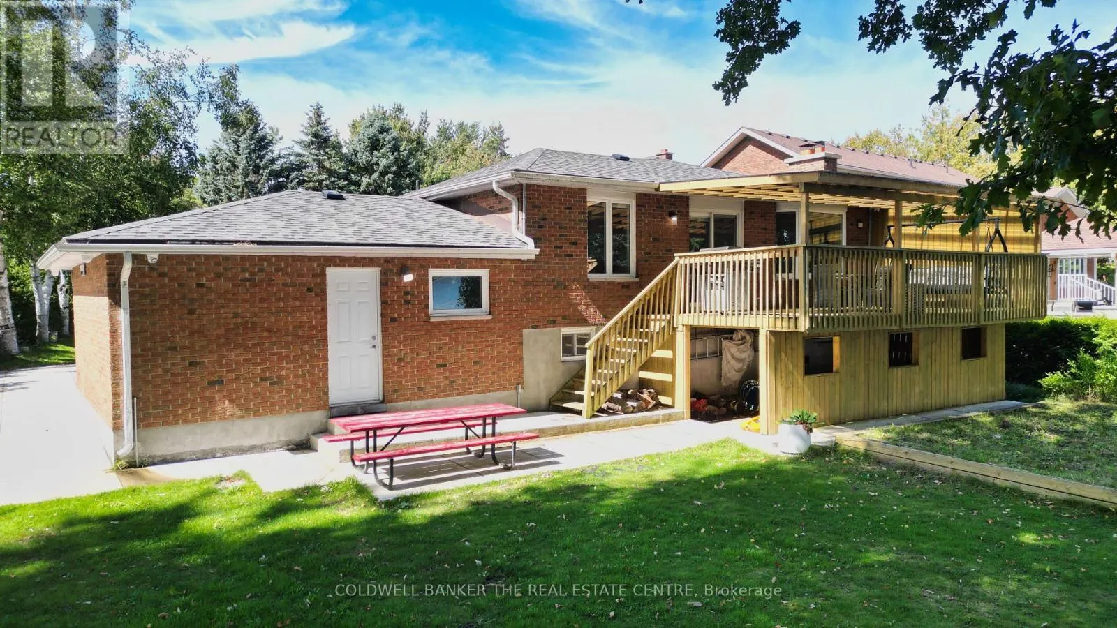 3919 TREELINE DRIVE