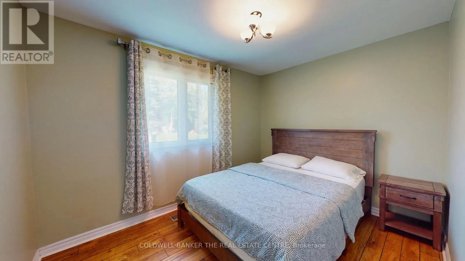 3919 TREELINE DRIVE