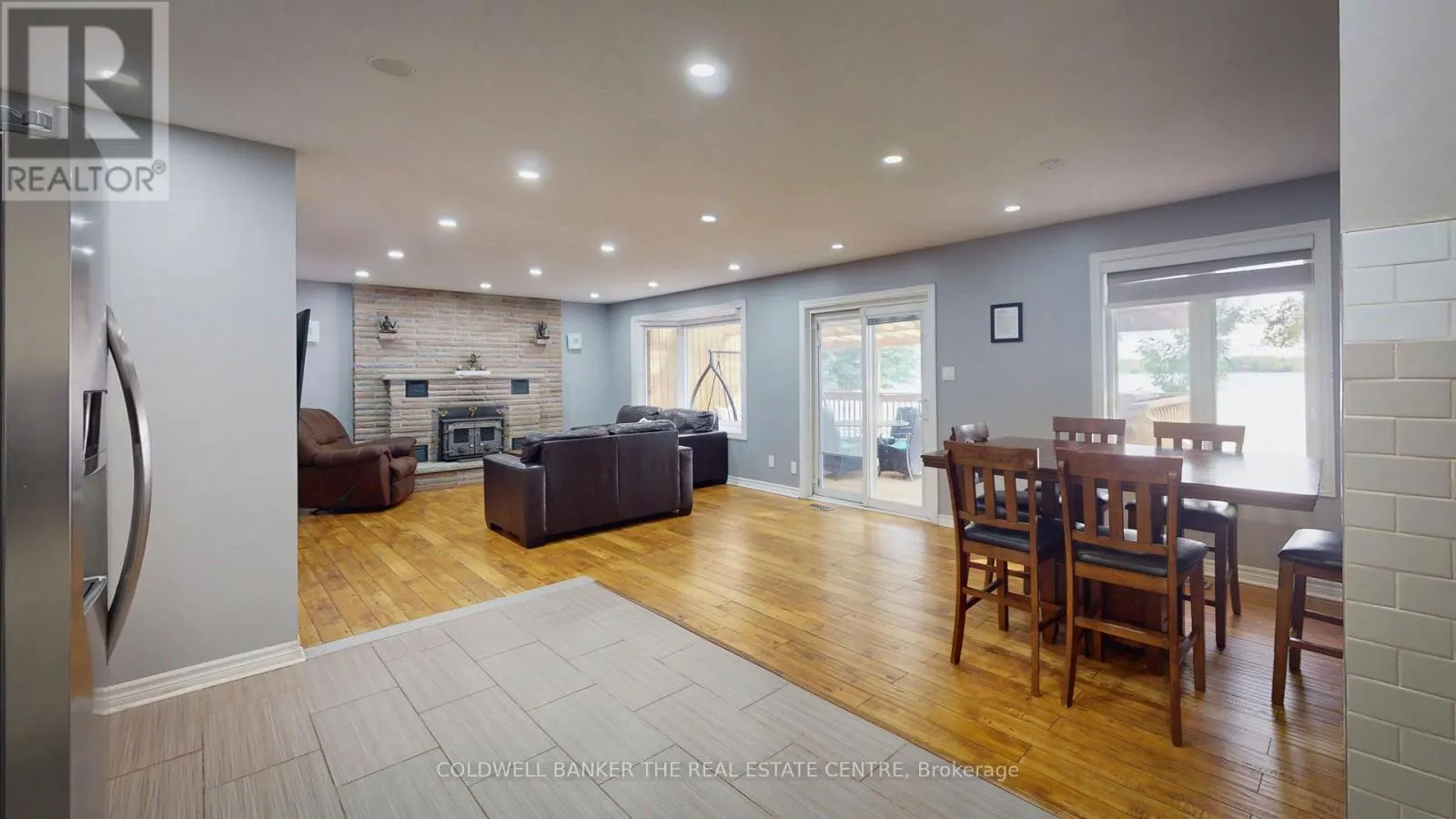 3919 TREELINE DRIVE