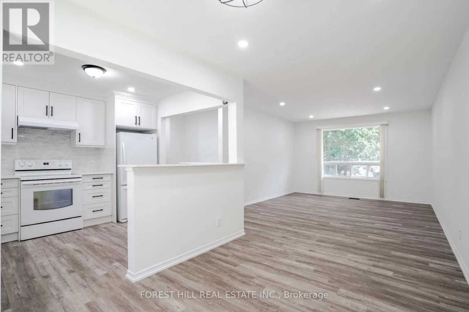 UPPER - 18 SHANNON STREET