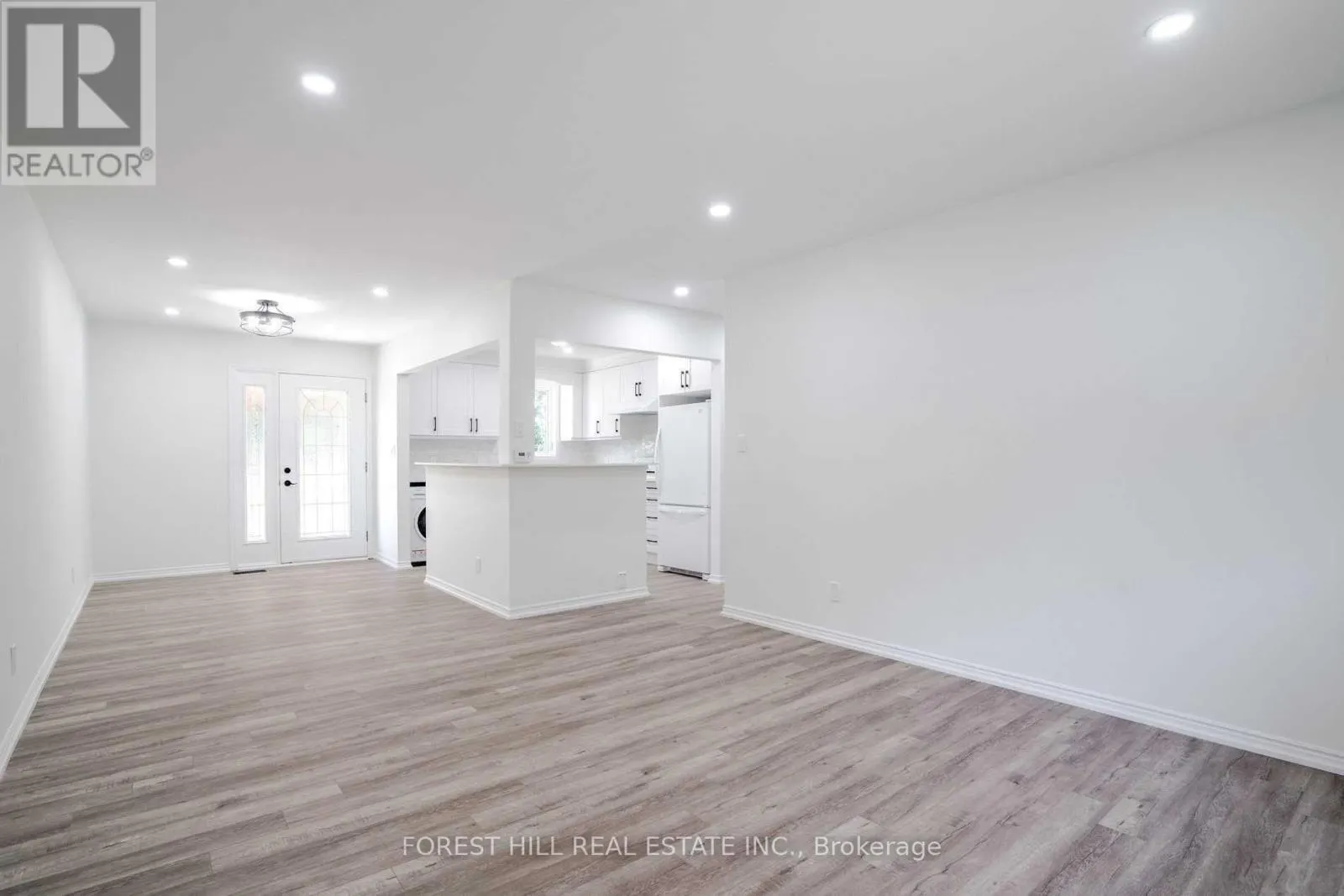 UPPER - 18 SHANNON STREET
